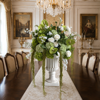 Boule de fleurs artificielle haut de gamme PPS en soie verte et blanche de 60 cm pour centre de table de mariage et événements