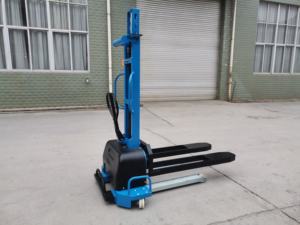 Chariot élévateur de palette de levage automatique à chargement automatique d'empileur électrique portatif de 0.5TON avec la batterie au lithium pour des industries de restaurant - Product Image 3