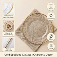 Assiettes de présentation en verre de 13 pouces avec bordure dorée électroplaquée, design côtelé vertical, sous-assiettes haut de gamme pour la décoration de mariage (vente en gros)