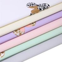 Papier d'emballage pour fleurs en plastique imperméable imprimé avec un motif élégant de tête de souris, 57*57 cm, pour matériel de fleuriste