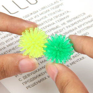 Balles anti-stress miniatures colorées de 2,5 cm, balles à picots douces, jouets sensoriels pour soulager le stress, pour adultes, décorations de fête - Product Image 3
