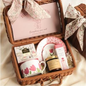 Set Hadiah Pernikahan Terlaris Keranjang Rotan Premium Set Cangkir dan Piring Vintage Kotak Hadiah Pernikahan - Product Image 6