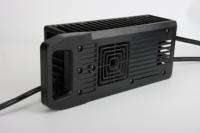 Chargeur de batterie LiFePO4 étanche XP80 IP67 DC 29.2V 25A 800W avec PFC actif intégré pour véhicules électriques et machines de lavage de sols