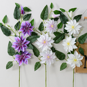 Vigne artificielle de clematis Qianzhu, fleur en soie blanche et violette pour la décoration de mariage, de maison et de plafond - Product Image 1