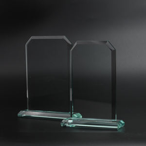 جائزة زجاجية شفافة فارغة رخيصة بالجملة، درع تقدير مخصص مع شعار محفور لهدايا الأعمال - Product Image 2