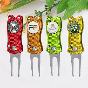 ที่หนีบหมวกแม่เหล็กสำหรับกอล์ฟ พร้อมที่ทำเครื่องหมายลูกกอล์ฟแบบทองแดง และที่ซ่อมพื้นสนามกอล์ฟ - Product Image 1