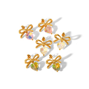 ต่างหูรูปหัวใจประดับโบว์ โทนสีทอง คริสตัล จี้ห้อย แฟชั่นสำหรับผู้หญิง ของขวัญ เครื่องประดับ ยี่หวู รุ่น TE6660-MX - Product Image 3