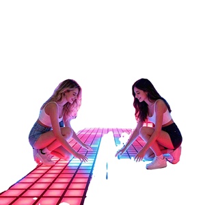 Lampe de sol interactive immersive - Matériau plastique - Utilisation intérieure/extérieure pour parcs d'aventure et jardins d'enfants - Product Image 1