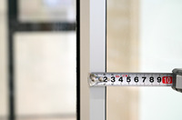 Portes de séparation panoramiques coulissantes verticales modernes en alliage d'aluminium, cadre électrique pour hôtel commercial, isolation thermique