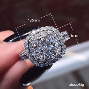 Anello con Zircone Rotondo a Quattro Punte, Anello di Fidanzamento in Rame Completamente Pavé - Product Image 2