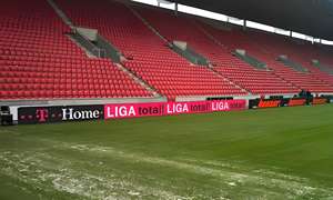 Pantalla LED a Todo Color Resistente al Agua P8 960*960MM para Estadios Deportivos al Aire Libre, Pantalla LED Perimetral para Estadios de Fútbol - Product Image 3