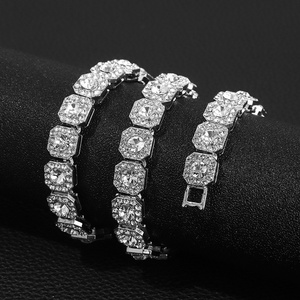 Collar de cadena cubana de doble capa de aleación con diamantes, estilo lujo ligero, personalizado, para clavícula, sexy, para fiesta, accesorios de joyería. - Product Image 3