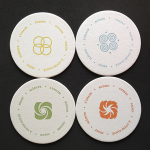 Posavasos Redondos Absorbentes de Papel Baratos, Posavasos Cuadrados Absorbentes de Papel para Bebidas, Posavasos de Papel de 80pt - Product Image 1