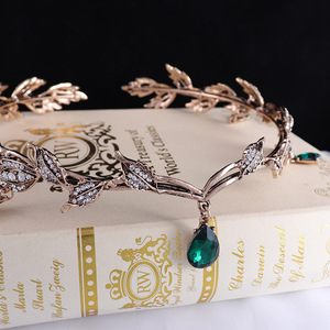 <span class=keywords><strong>Tiara</strong></span> Nuziale Coreana Retrò con Foglie e Strass Neri, Bellissima <span class=keywords><strong>Tiara</strong></span> da Sposa Regina di Alta Qualità con Ciondolo a Sopracciglio - Product Image 3