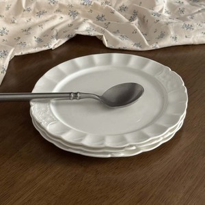 Assiette à dessert en céramique blanche crème de 7 pouces avec dentelle en relief pour pâtisserie, confiserie, café - Product Image 5