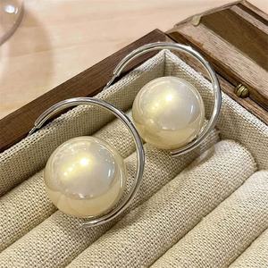 European American Women's Simple Design Trendy White <b>Pearl</b> <b>Earrings</b> High-End Luxury with Exaggerated Light Tones Wholesale - Product Image 5