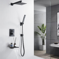 Système de douche mural moderne en acier inoxydable noir chromé avec pommeau de douche carré, douchette à main et cascade pour baignoire