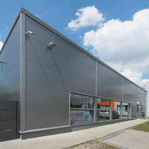 Estructuras de Acero Ligero Prefabricadas para Talleres y Plantas, Diseño de Almacenes de Acero Rojo de Gran Envergadura Prefabricados - Product Image 1