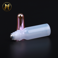 Vente en gros de flacons cylindriques vides en PETG de 15 ml et 25 ml avec bille roulante en acier PP pour parfum et soins de la peau, étiquette privée