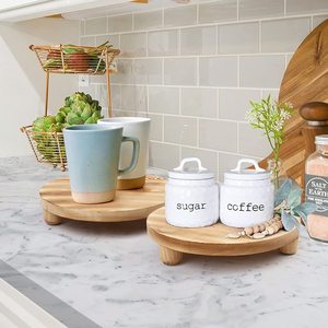Lot de 2 plateaux ronds en bois sur pieds élégants pour la présentation de plantes d'intérieur sur comptoir de cuisine ou pour la décoration - Product Image 4