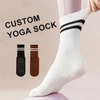 Chaussettes antidérapantes pour femmes avec logo personnalisé, chaussettes de yoga respirantes antidérapantes, chaussettes de sport de haute qualité pour l'entraînement et le Pilates