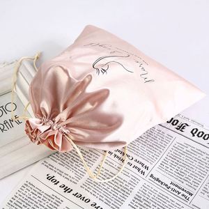 Bolsas de Almacenamiento para Extensiones de Cabello y Pelucas, Reciclables, con Logotipo Personalizado, de Satén Negro con Cordón, Tamaño Personalizable para Empaque de Paquetes de Cabello - Product Image 5
