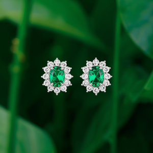 Eleganti orecchini ovali con gemma verde e alone di diamanti in metallo di rame E698 - Product Image 2