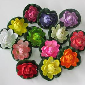 Décoration flottante pour bassin : Fleurs artificielles de lotus et nénuphars en mousse pour jardin - Product Image 1