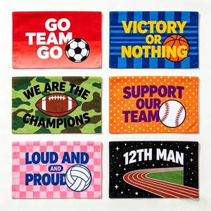 Serviette de bain à séchage rapide personnalisée avec logo et slogan CCH, idéale pour les événements sportifs et les marathons. - Product Image 6
