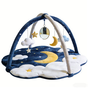 Alfombra de Juego para Bebés con Diseño de Cielo Estrellado, Luna y Nubes, con Juguetes Colgantes para la Habitación Infantil, para Gatear y Estimular el Sentido Táctil - Product Image 1