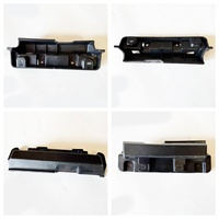 547. Pièces de camion lourd Sinotruk (CNHTC) HOWO MAX YG1671110064 25,5*8,5*3cm 0,2kg Panneau décoratif supérieur Droit (squelette)