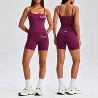 Ensemble de sport deux pièces pour femme : débardeur à fines bretelles et short cycliste taille haute, coupe ajustée, tenue de sport pour la gym