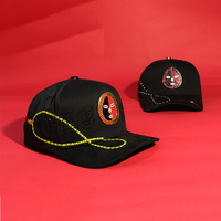 Nueva Gorra de Béisbol de 5 Paneles con Bordado Personalizado, Visera de Gamuza, Parche Metálico con Diseño de Cadena y Pedrería