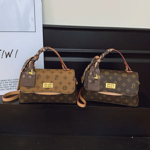 Bolso de Mano para Dama, Modelo 2025, a la Moda. Decorado. Bolso de Mano de Diseño de Lujo. El forro está hecho de poliéster. - Product Image 6