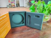 Boîte en carton personnalisée avec languette de suspension pour emballage de vente au détail de batteries externes et d'électronique