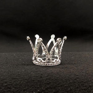 Mini strass a forma di cuore corona per bambini decorazione torta di compleanno ornamento piccolo pollice corona - Product Image 3