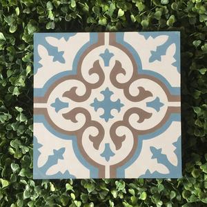 Carrelage torsadé de haute qualité, éléments en bois massif 1.8 - Product Image 1