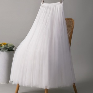 Jupe en tulle élégante taille haute à la mode coréenne, décontractée, en maille plissée, ligne assortie pour femmes pour la saison d'automne - Product Image 1