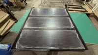 Couverture de benne rigide pliable en trois parties en alliage d'aluminium, étanche, à verrouillage manuel, installation sans perçage, directement de l'usine, pour Toyota Revo 2015+