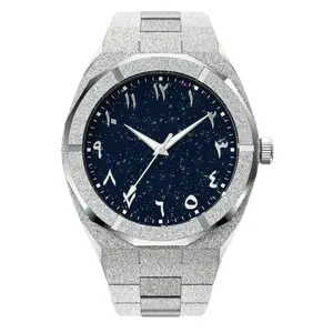 Montre givrée en acier inoxydable de 42mm Montre poussière d'étoile de 42mm Chiffres arabes Montres givrées en or pour homme