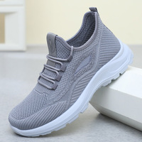 Nouvelles baskets décontractées respirantes en tissu tissé pour hommes, style Old Beijing, antidérapantes, à semelle souple, chaussures de marche pour papa en coton