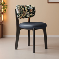 Silla de comedor nórdica de madera maciza, tapicería de cuero, diseño minimalista de lujo ligero de mediados de siglo, muebles multifuncionales para el hogar y el bar