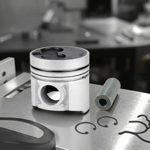 102mmアルミピストンセット4BD2,工場直送状態ディーゼルエンジン部品ISUZU車モデル - Product Image 1