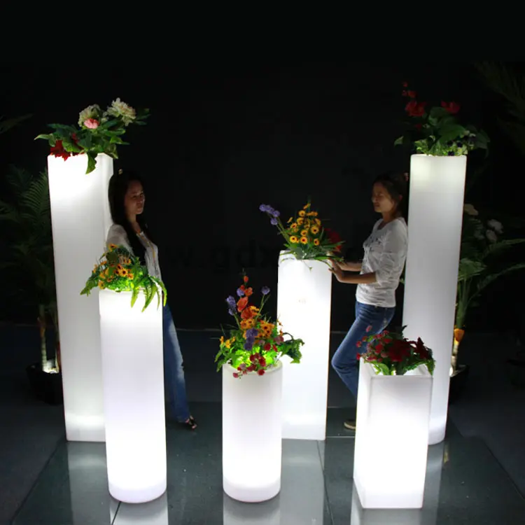 Vase décoratif extérieur de fleur de meubles de barre de LED de vente chaude/planteur de LED/pot de fleur de LED illuminé avec la lumière