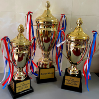Médailles sportives en métal personnalisées en stock, trophées de football, de basketball, coupes de récompense, trophées de musculation polies