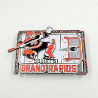 Épinglette de baseball américaine personnalisée en émail avec logo sur mesure, design imitation antique, métal plaqué or