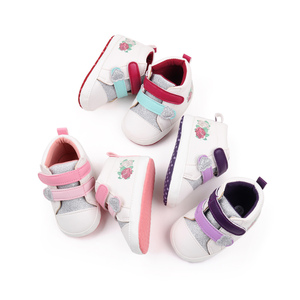 أحذية كاجوال عالية الرقبة للفتيات الصغيرات بنمط قلوب لامعة وطباعة ورود بألوان مختلفة مع خطاف مزدوج وحلقة - Product Image 6