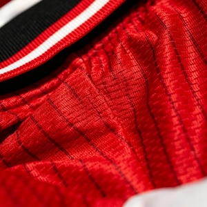 เสื้อฟุตบอลลายทางสไตล์เรโทรแบบซับลิเมชั่นสำหรับผู้ชาย เสื้อโปโลฟุตบอลระบายอากาศได้ดี ชุดยูนิฟอร์มสั่งทำพิเศษพร้อมโลโก้และชื่อ - Product Image 5