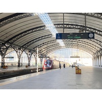 Structure de toit en treillis d'acier utilisée pour les gymnases, les gares et les halls d'attente