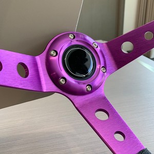 <span class=keywords><strong>Volant</strong></span> de course universel personnalisé 350 mm en PVC violet <span class=keywords><strong>avec</strong></span> surpiqûres, à 3 branches, pour tuning JDM, piste et conduite quotidienne - Product Image 4
